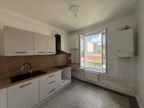 ARTEM PROCHE TRAM – F3 ENTIEREMENT RENOVE