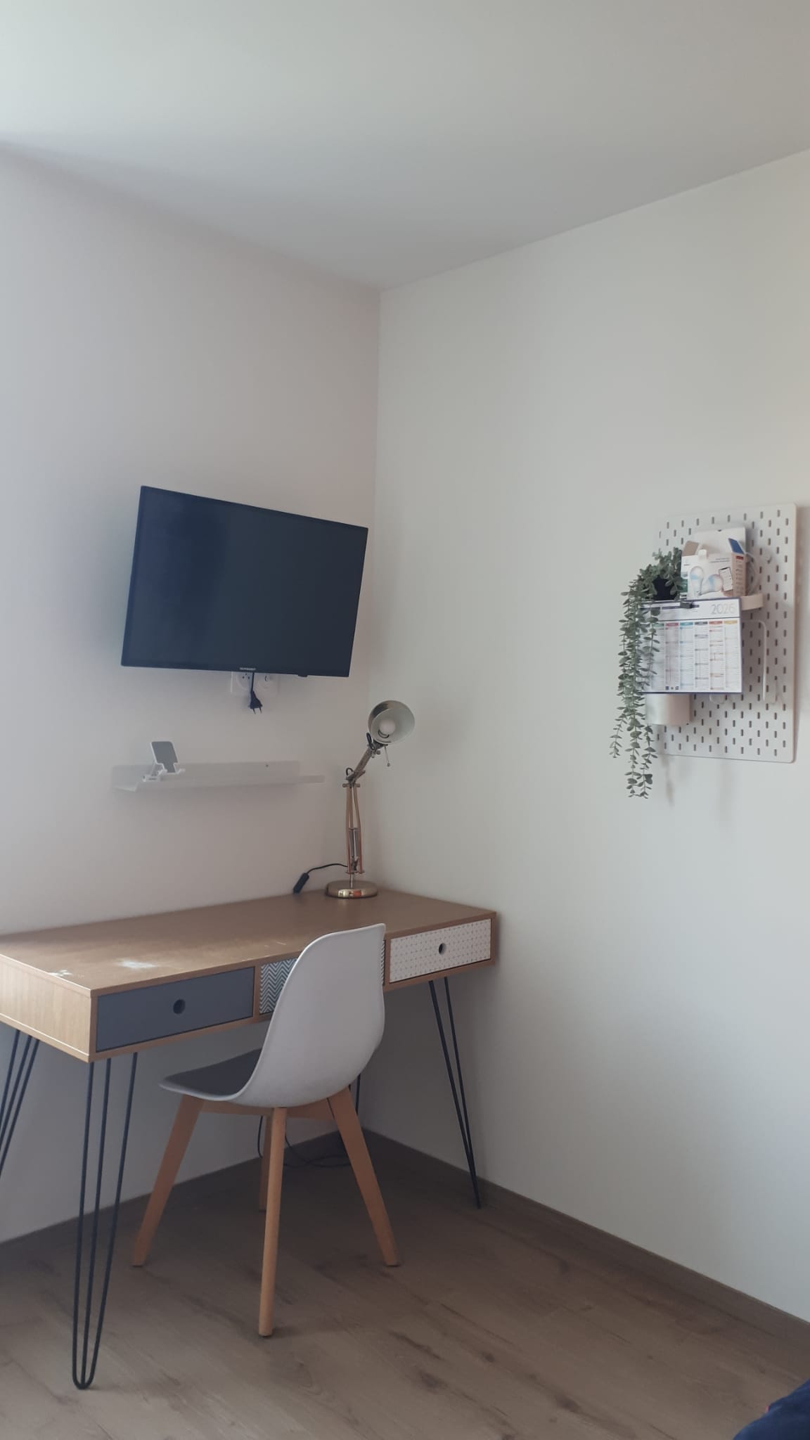 A deux pas du Campus ARTEM studio dans vaste maison