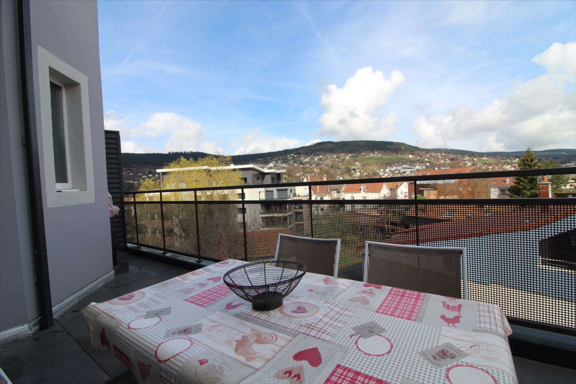 Beau 2 pièces terrasse Gerardmer rue du Lac !