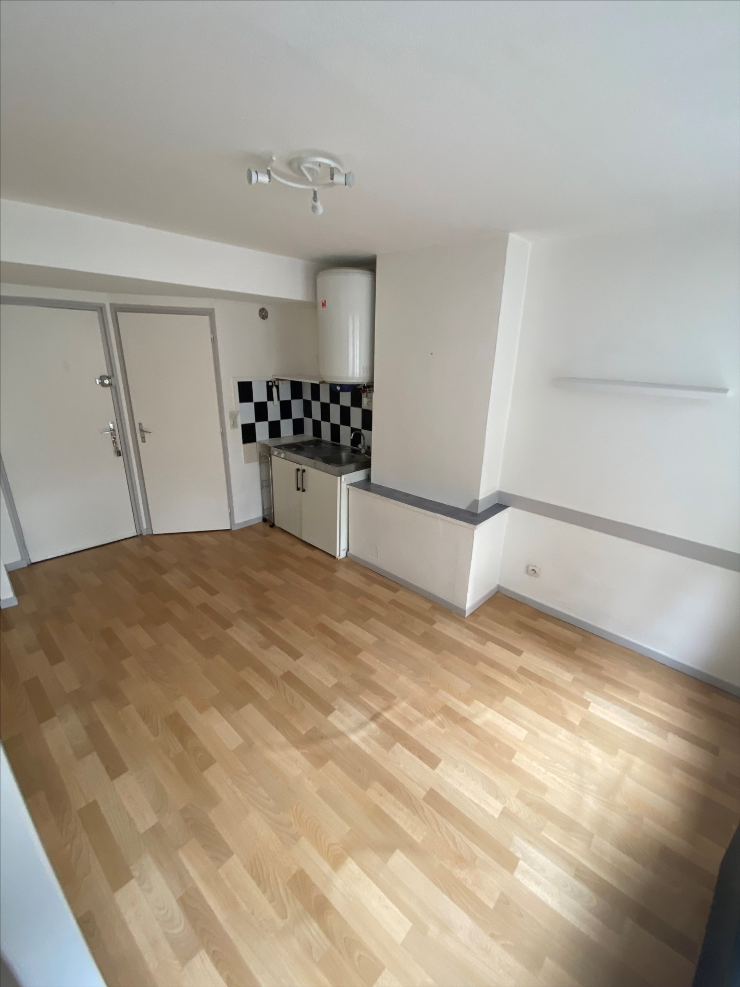 Place Carnot – F2 Fac de Droit – 26m²