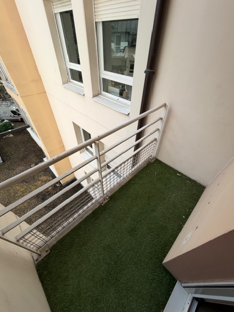 Local 4 espaces de consultation/Appartement 3 pièces avec garage- COLMAR Centre