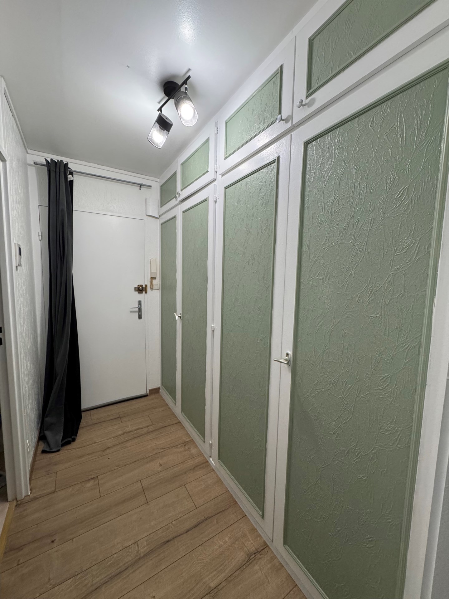Lumineux studio au rez-de-chaussée – COLMAR