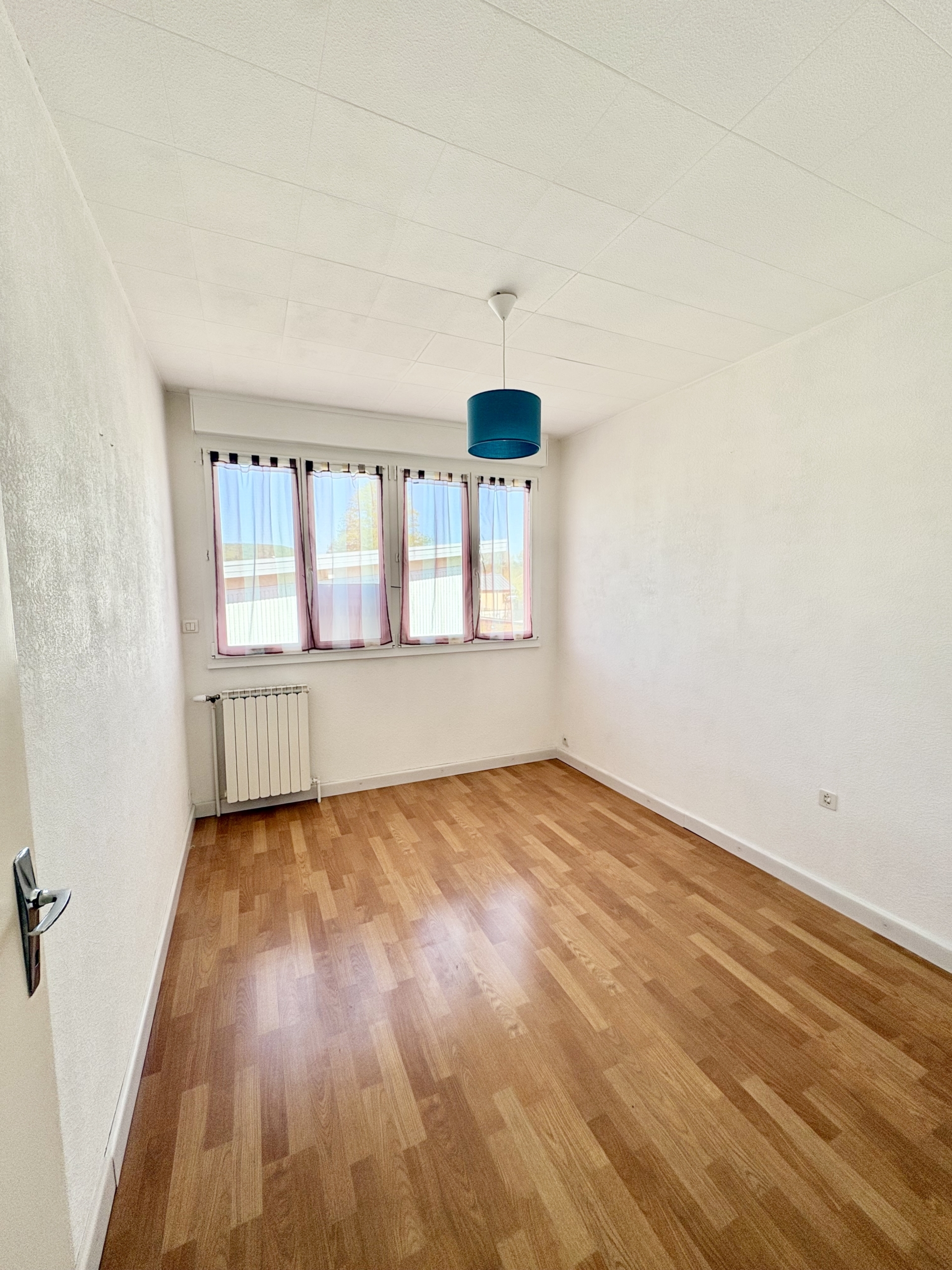 MAISON DE VILLE 4 PIÈCES AVEC GARAGE – CUSTINES