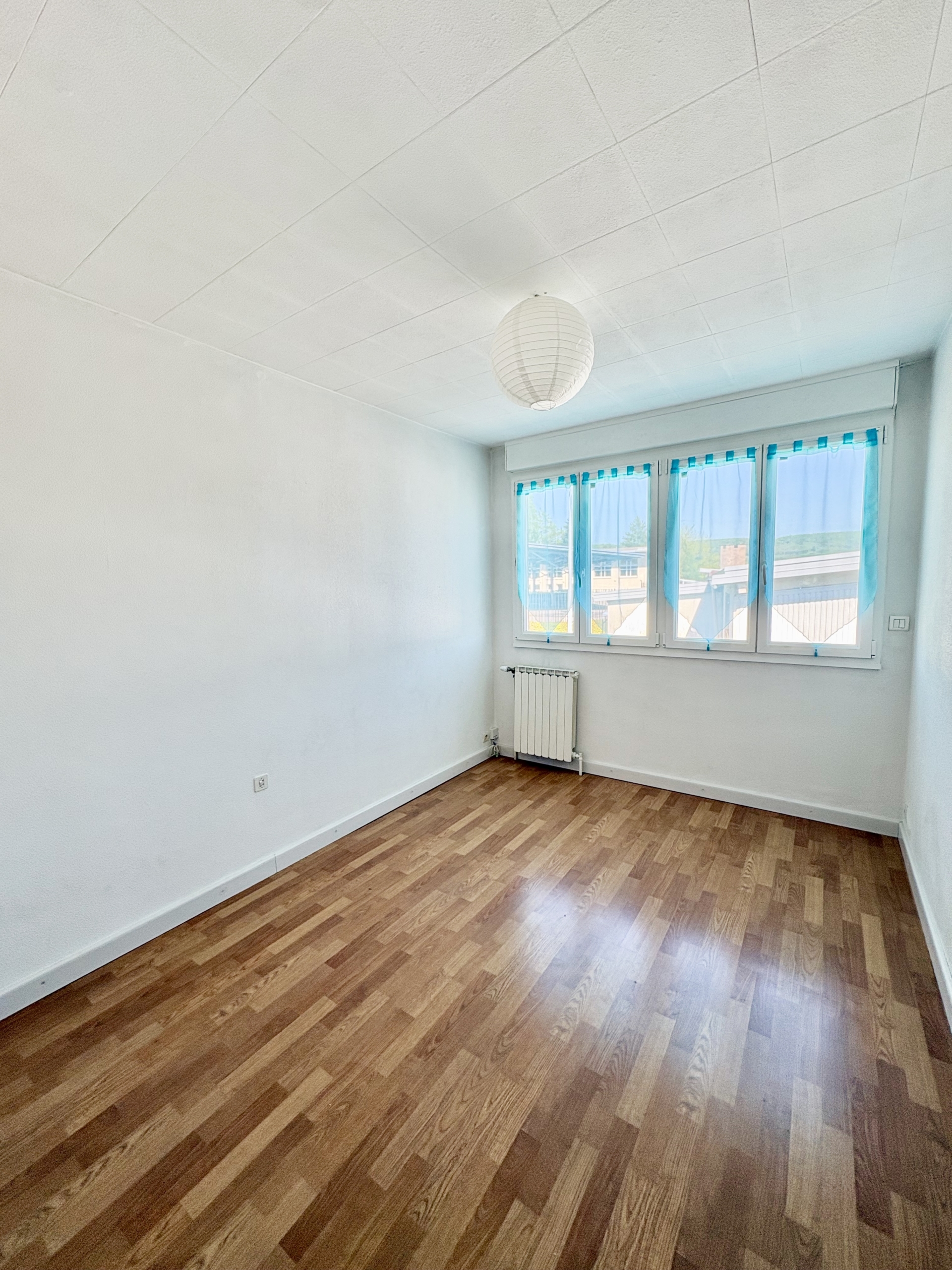 MAISON DE VILLE 4 PIÈCES AVEC GARAGE – CUSTINES