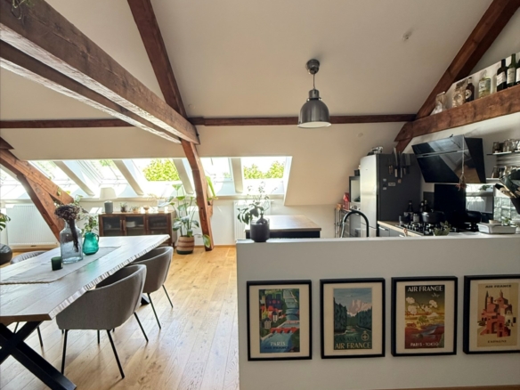 NANCY RIVES DE MEURTHE, superbe loft rénové de 120m² avec parking privatif