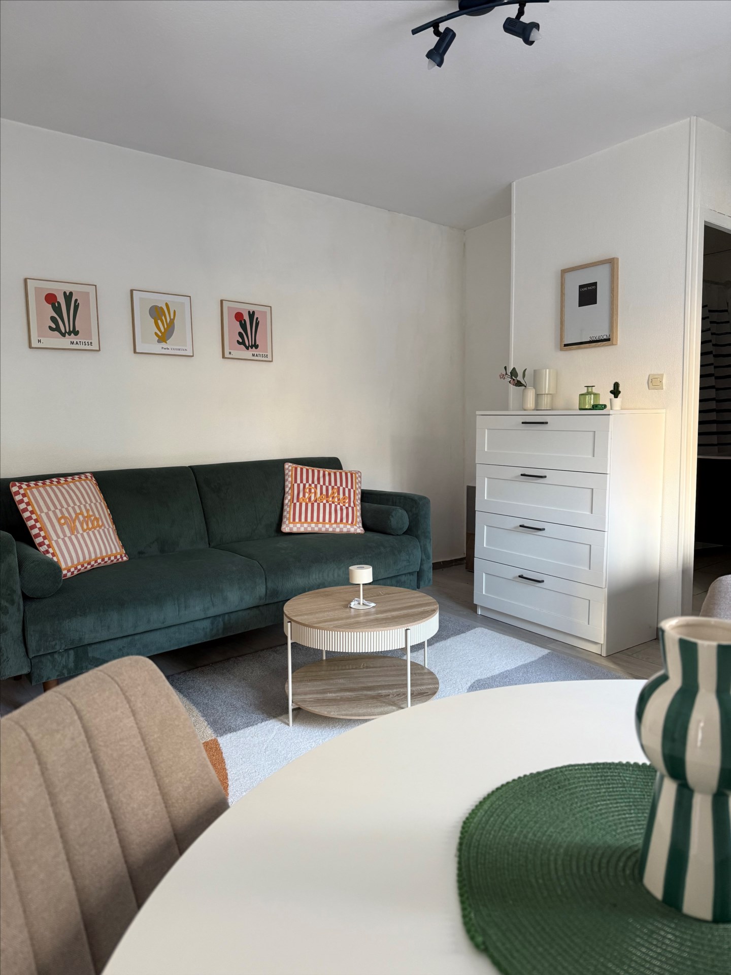 Rue mon désert , agréable F1bis rénové et meublé -NANCY