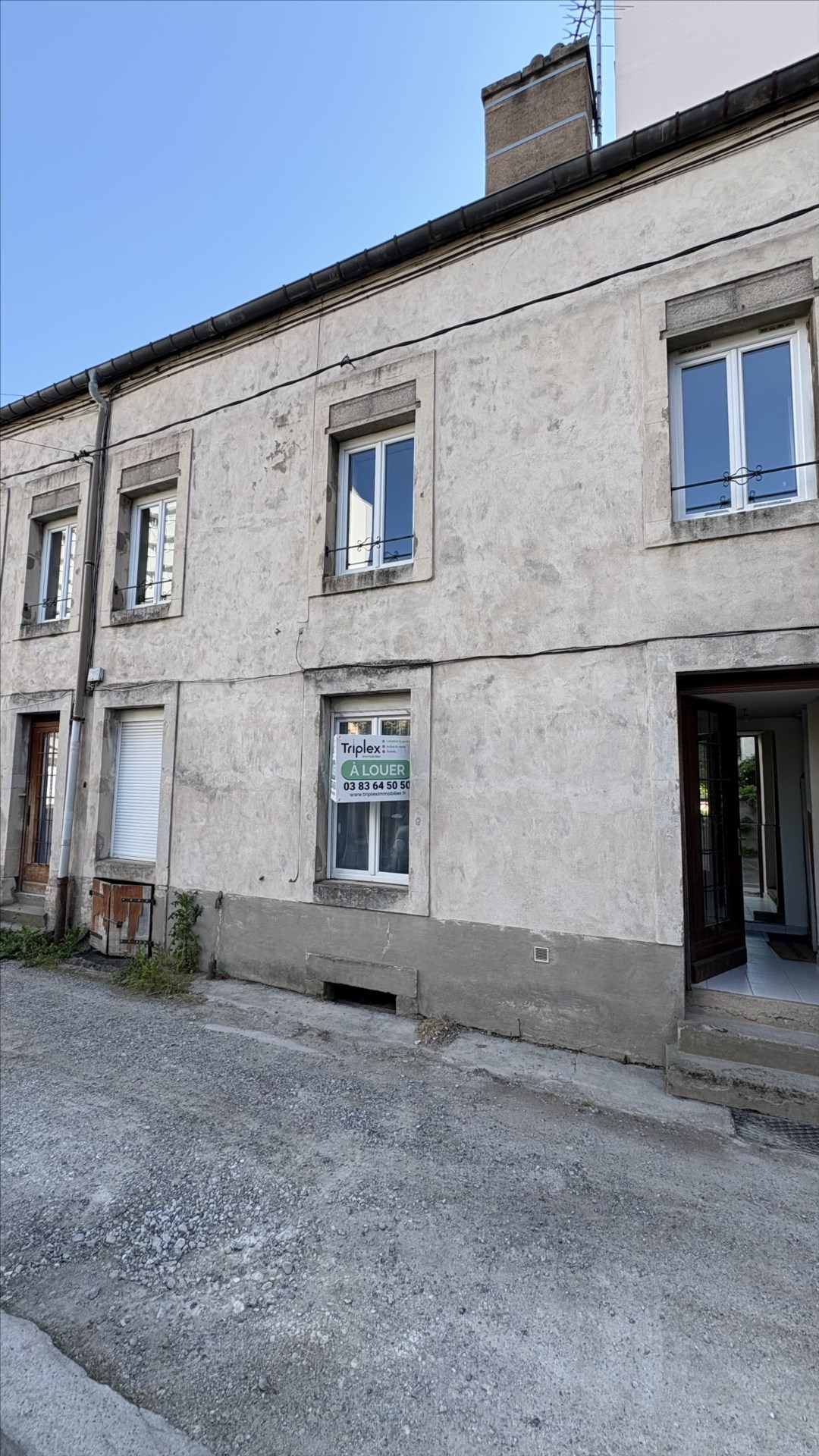 Rue mon désert , agréable F1bis rénové et meublé -NANCY