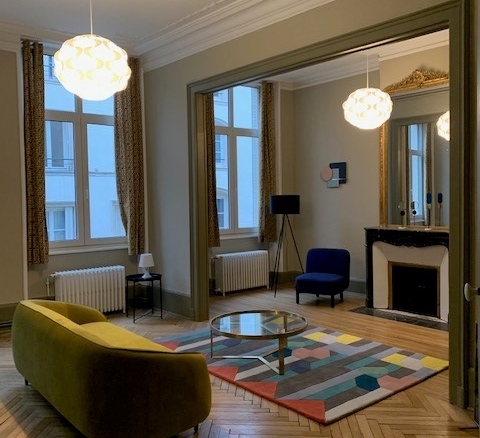 A deux pas de la place Stanislas, appartement de caractère de 130m² entièrement rénové et meublé