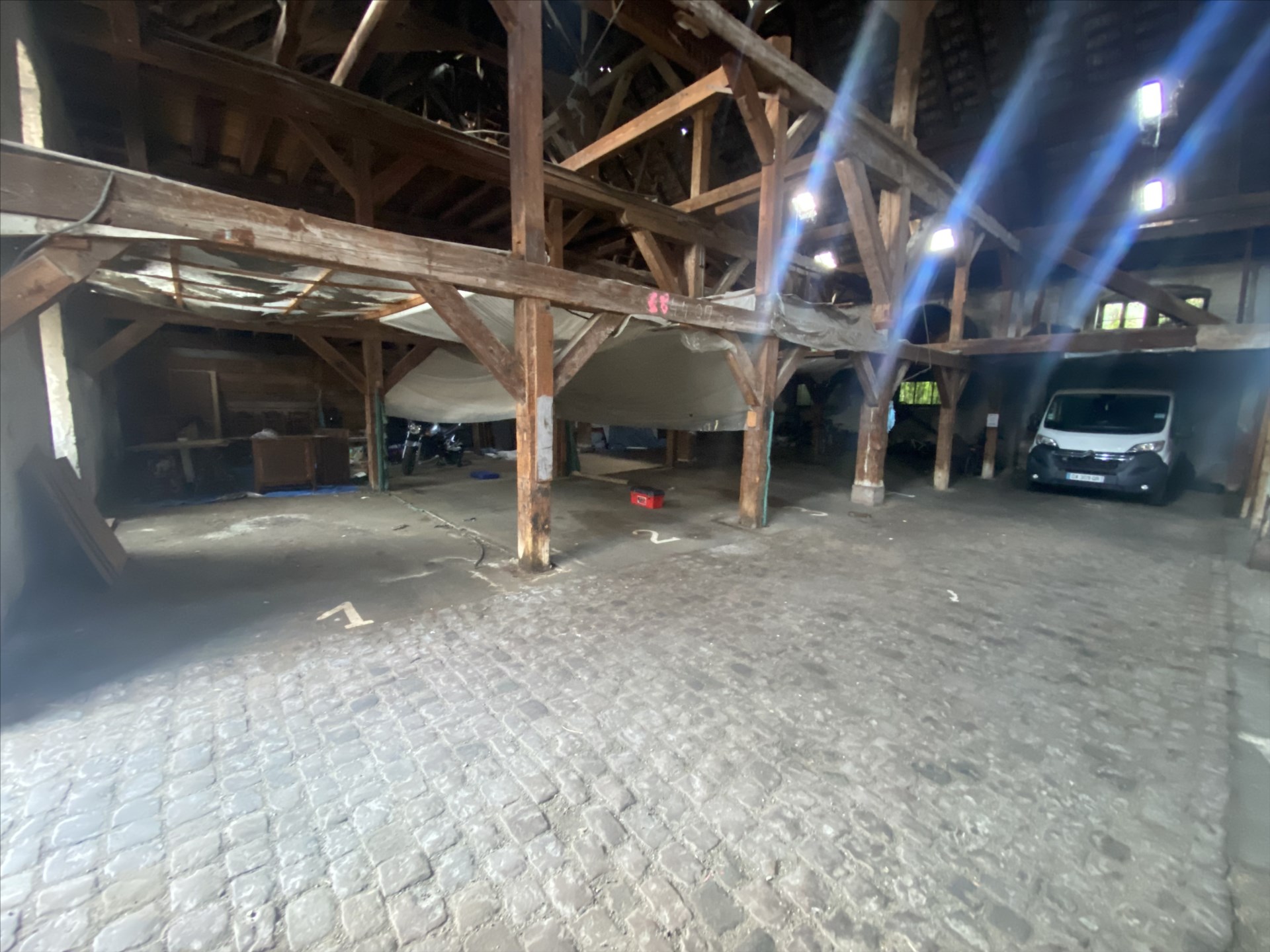 Stationnement dans hangar – NEUF BRISACH