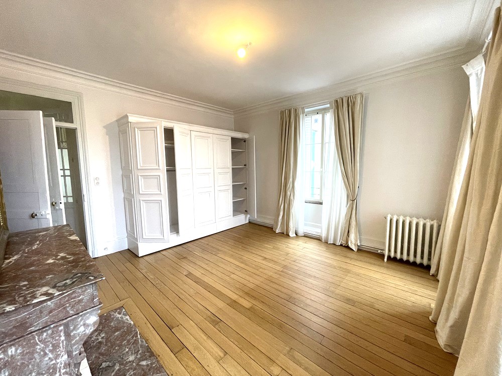 NANCY CENTRE GARE – F6 SPACIEUX AVEC BALCON, SUITE PARENTALE ET PARKING POSSIBLE
