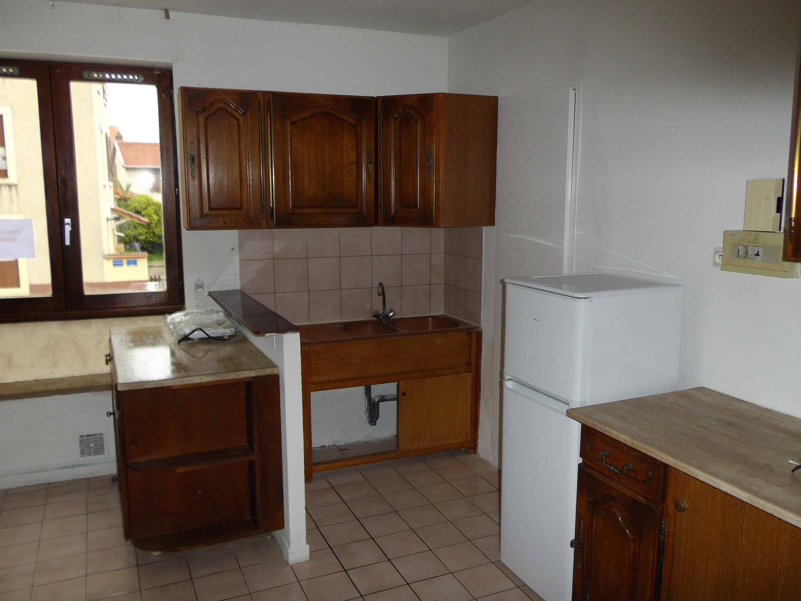 LANEUVEVILLE – STUDIO AVEC COIN CUISINE EQUIPE