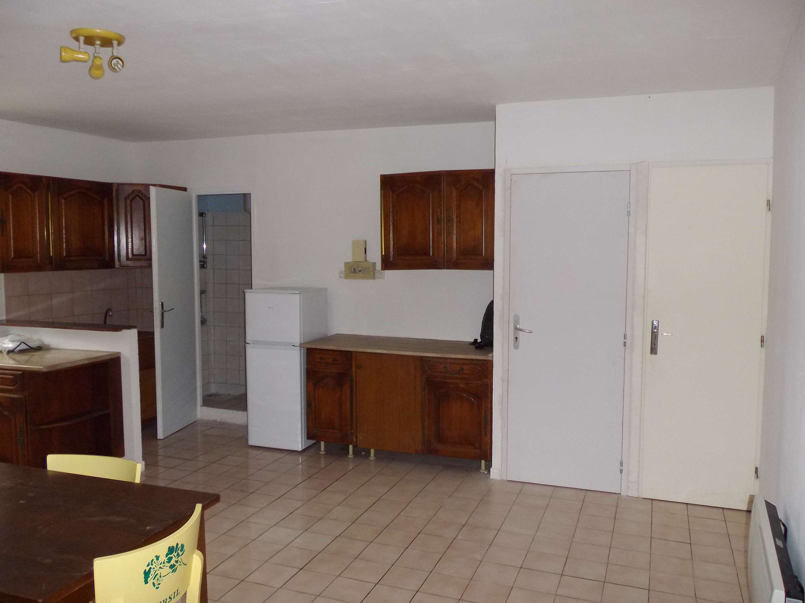LANEUVEVILLE – STUDIO AVEC COIN CUISINE EQUIPE
