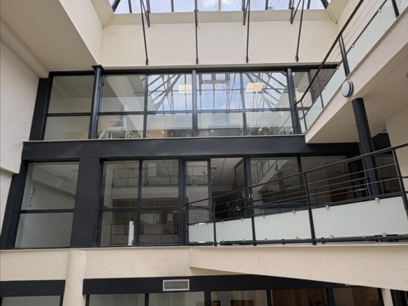 LOCAL PROFESSIONNEL HYPER CENTRE NANCY 280m²