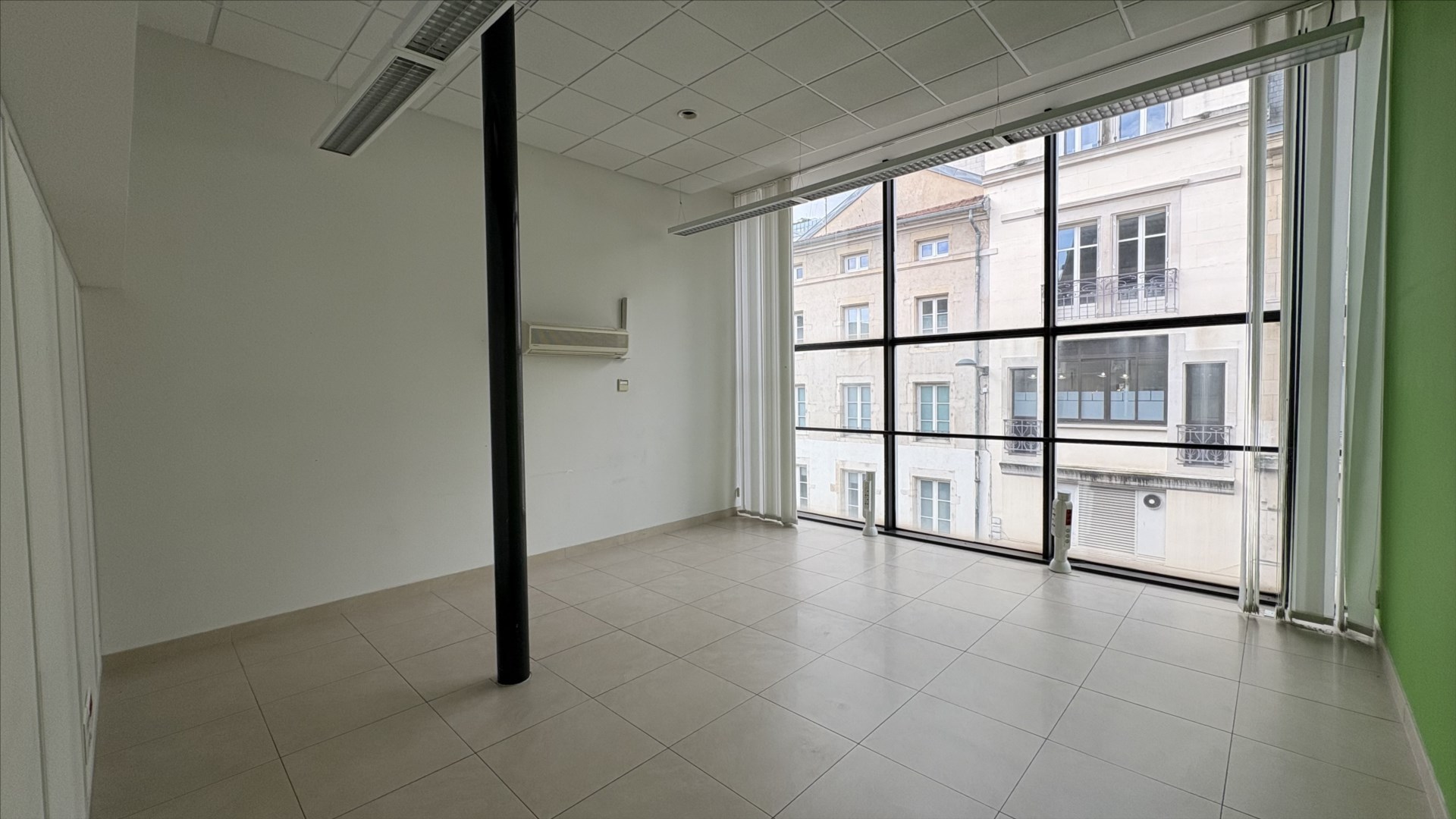 LOCAL PROFESSIONNEL HYPER CENTRE NANCY 280m²
