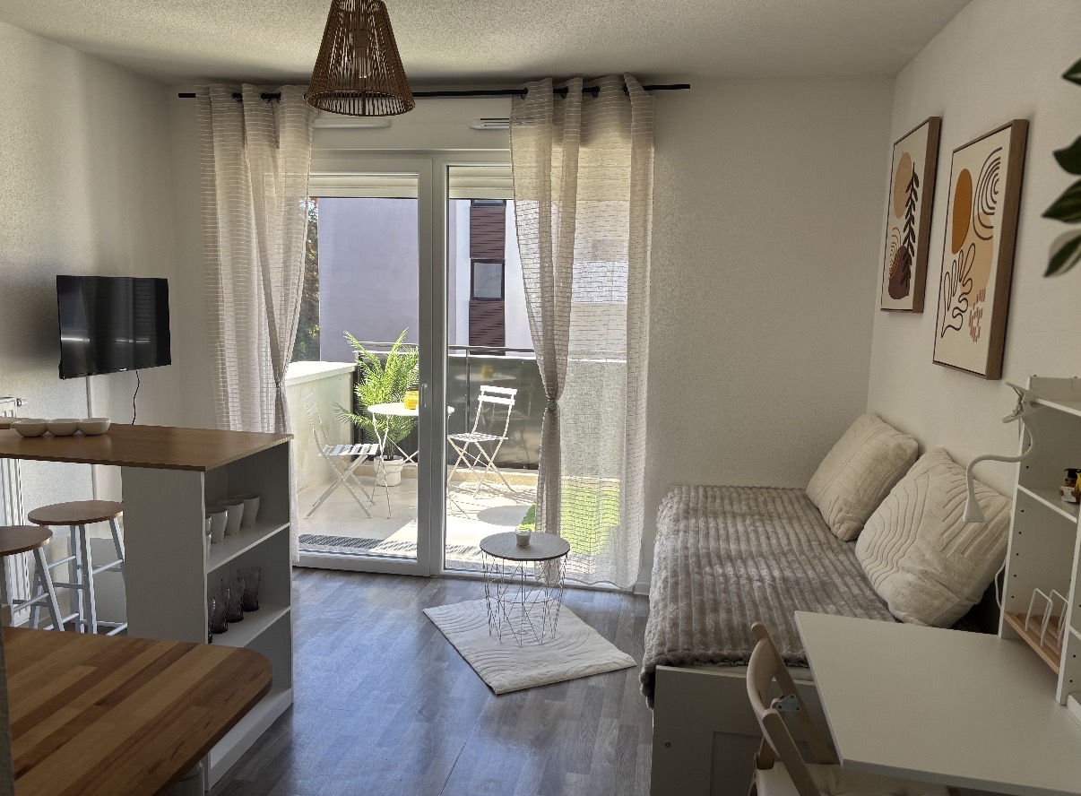 VANDOEUVRE LES NANCY, CHU BRABOIS, studio meublé en parfait état