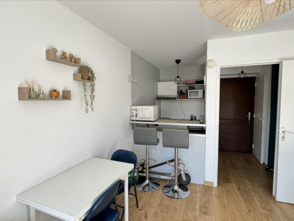 Proche Parc Charles III, rue des jardiniers T2 en très bon état