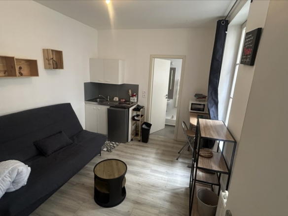 Centre Ville NANCY, Studio meublé rénové idéal étudiant