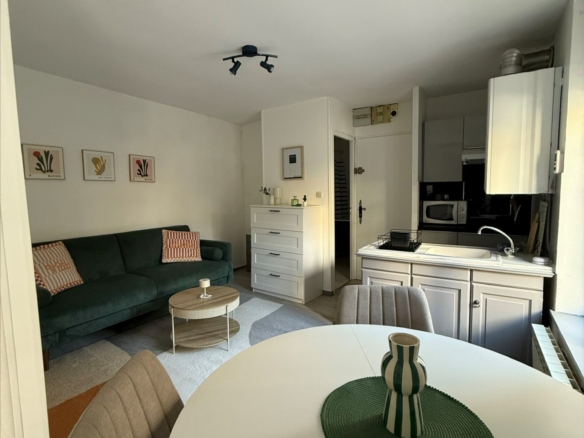 Rue mon désert , agréable F1bis rénové et meublé -NANCY
