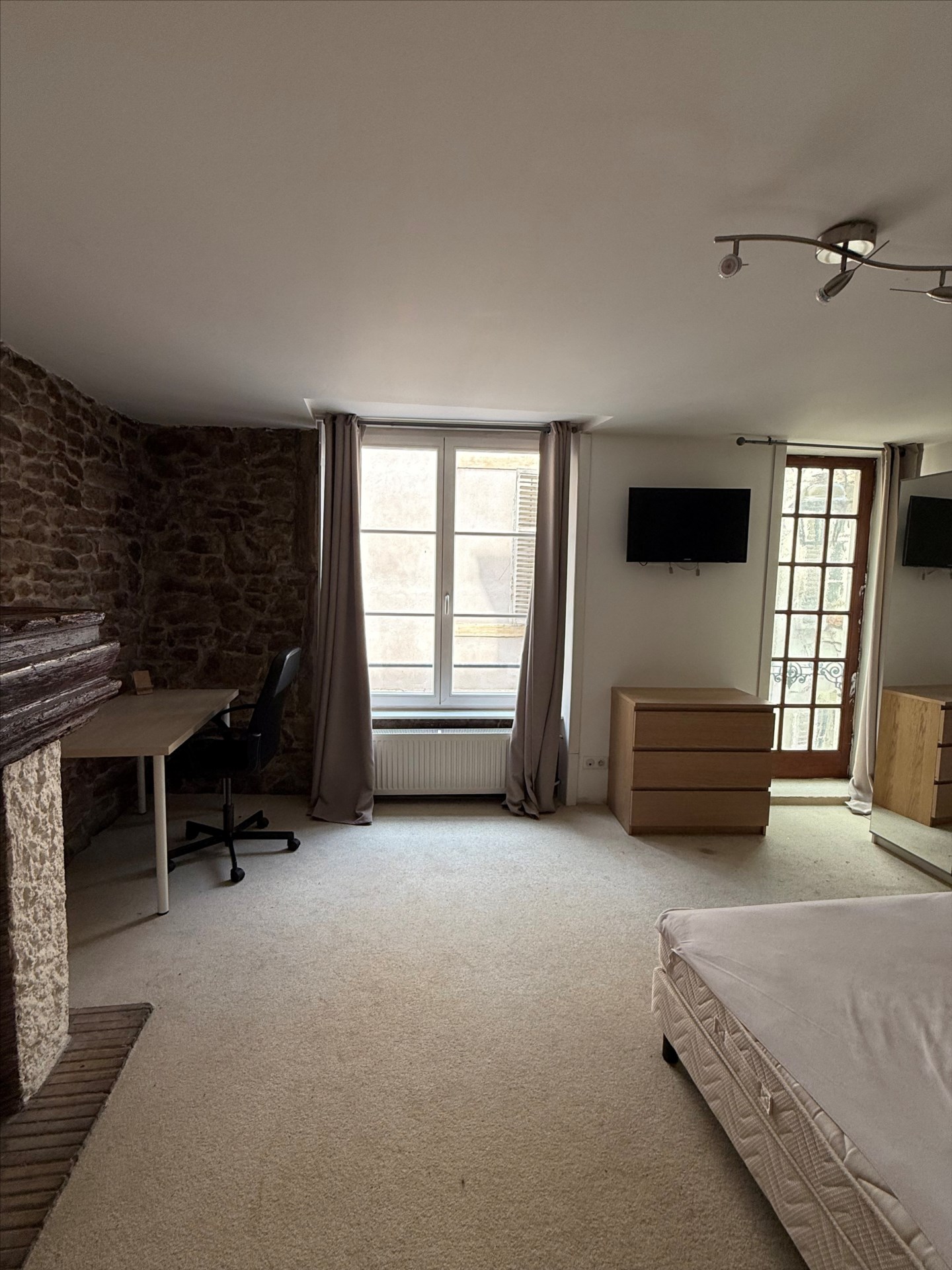 Chambre dans colocation avec salle d’eau privative – Fac de droit NANCY