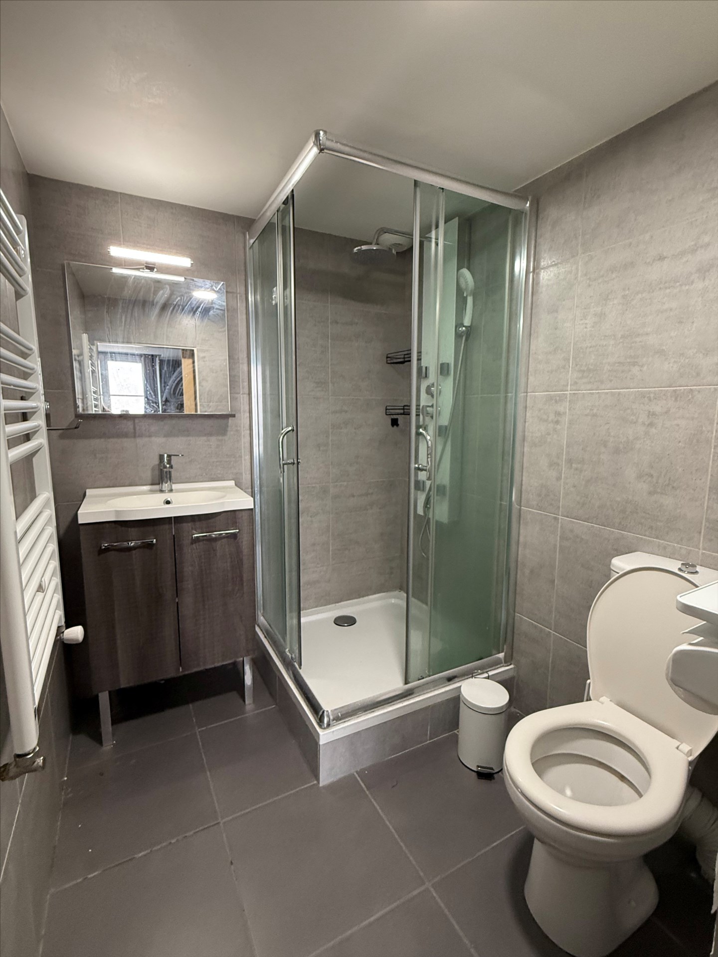 Chambre dans colocation avec salle d’eau privative – Fac de droit NANCY