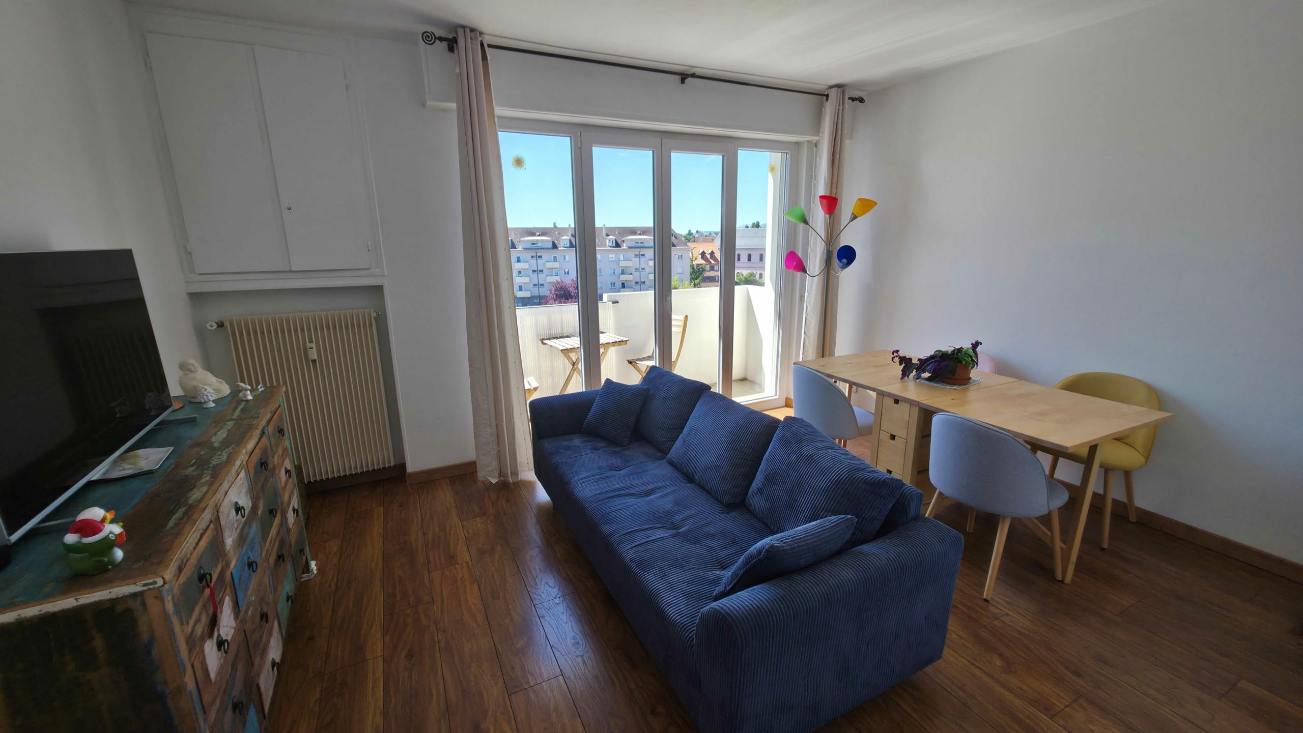 CENTRE – T3 TRAVERSANT AVEC BALCONS ET PARKING