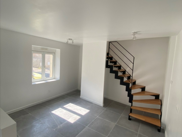 FOUG – Appartement de 3 pièces rénové avec entrée indépendante