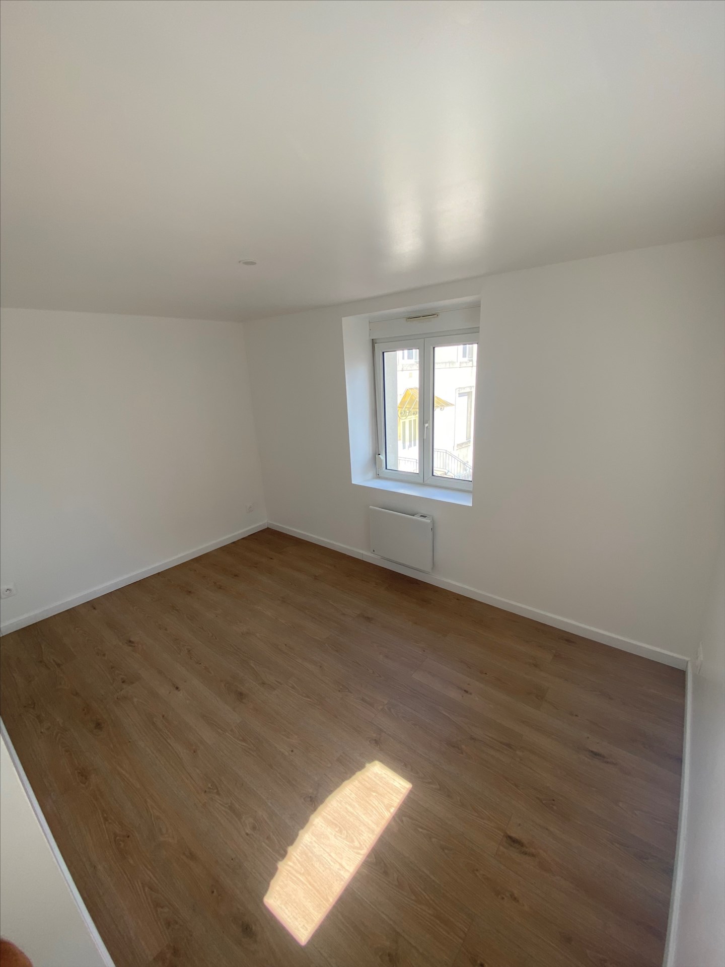 FOUG – Appartement de 3 pièces rénové avec entrée indépendante