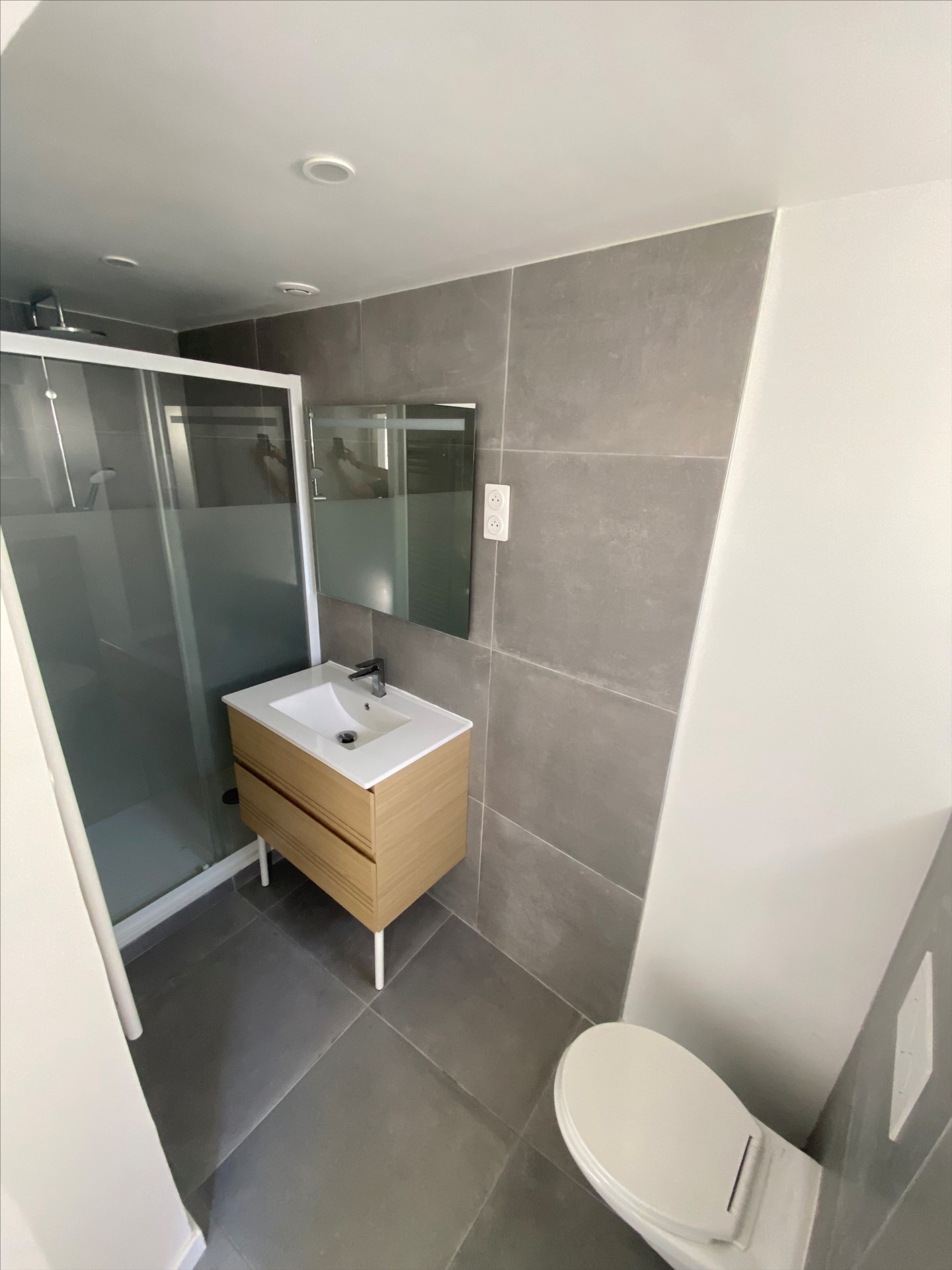 FOUG – Appartement de 3 pièces rénové avec entrée indépendante