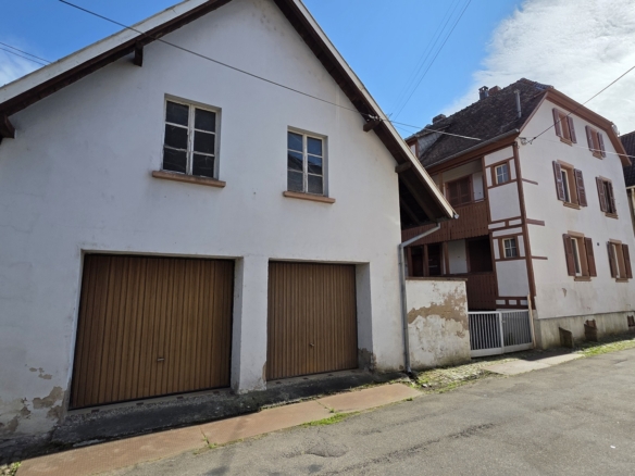 IMMEUBLE DE RAPPORT + ANNEXE