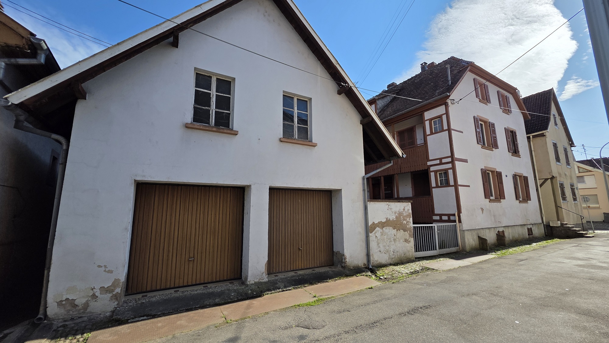 IMMEUBLE DE RAPPORT + ANNEXE