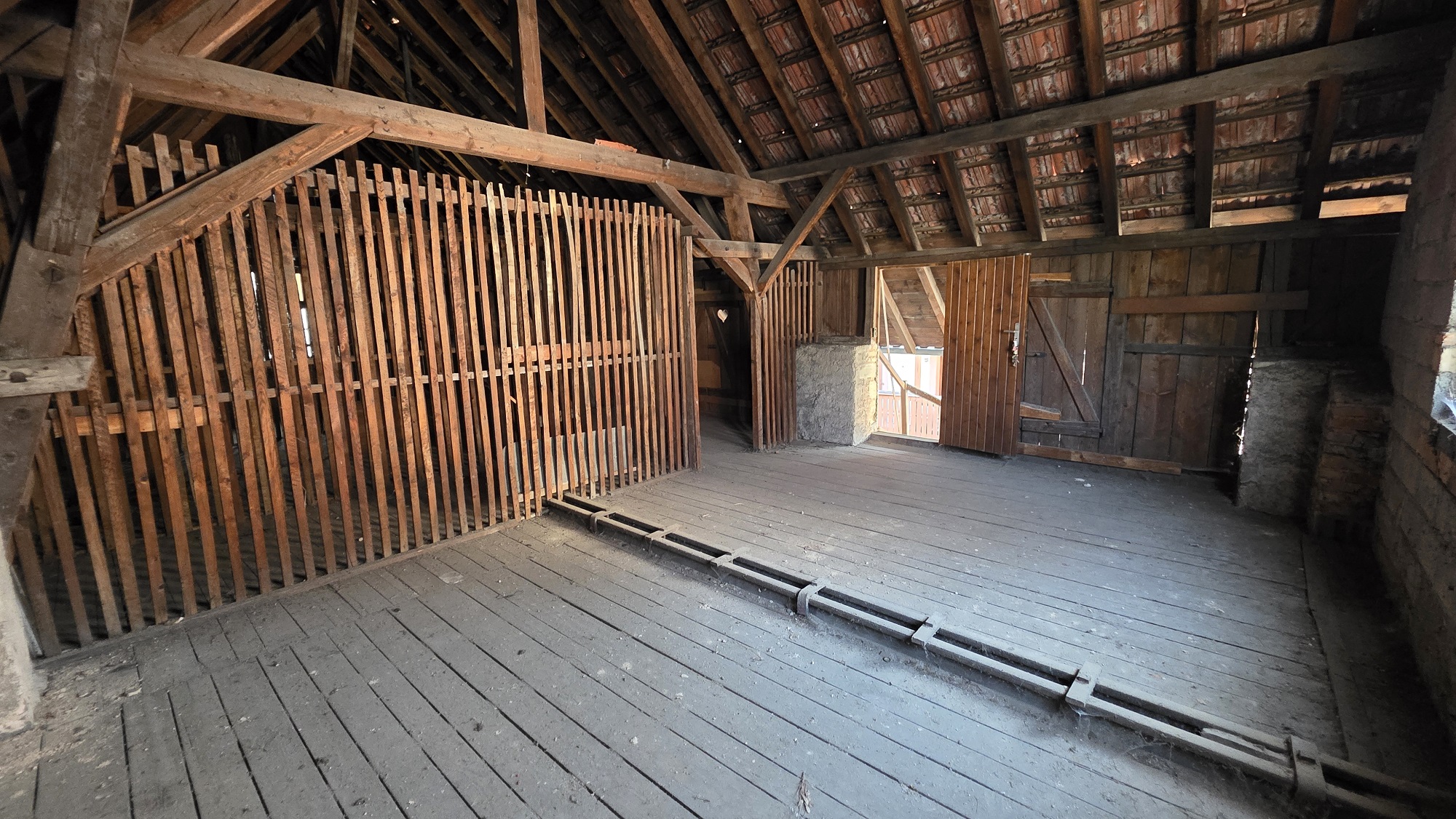 IMMEUBLE DE RAPPORT + ANNEXE