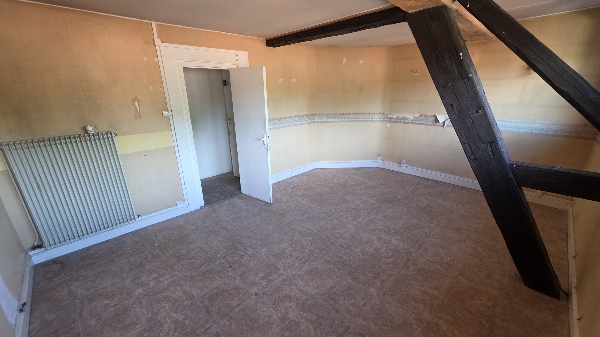 IMMEUBLE DE RAPPORT + ANNEXE