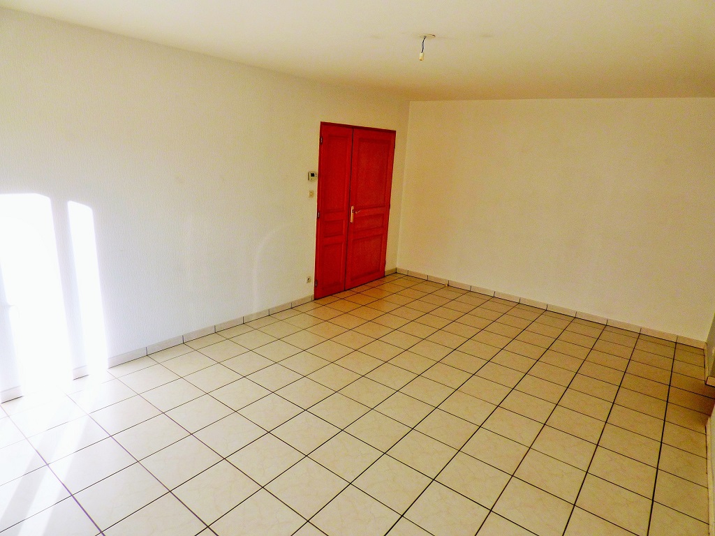 LAXOU VILLAGE/MAIRIE, F3 AVEC EXTERIEUR