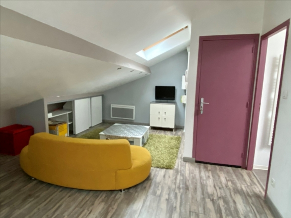 Proche Artem, boulevard Georges Clémenceau, F1 bis de 20,30 m² meublé