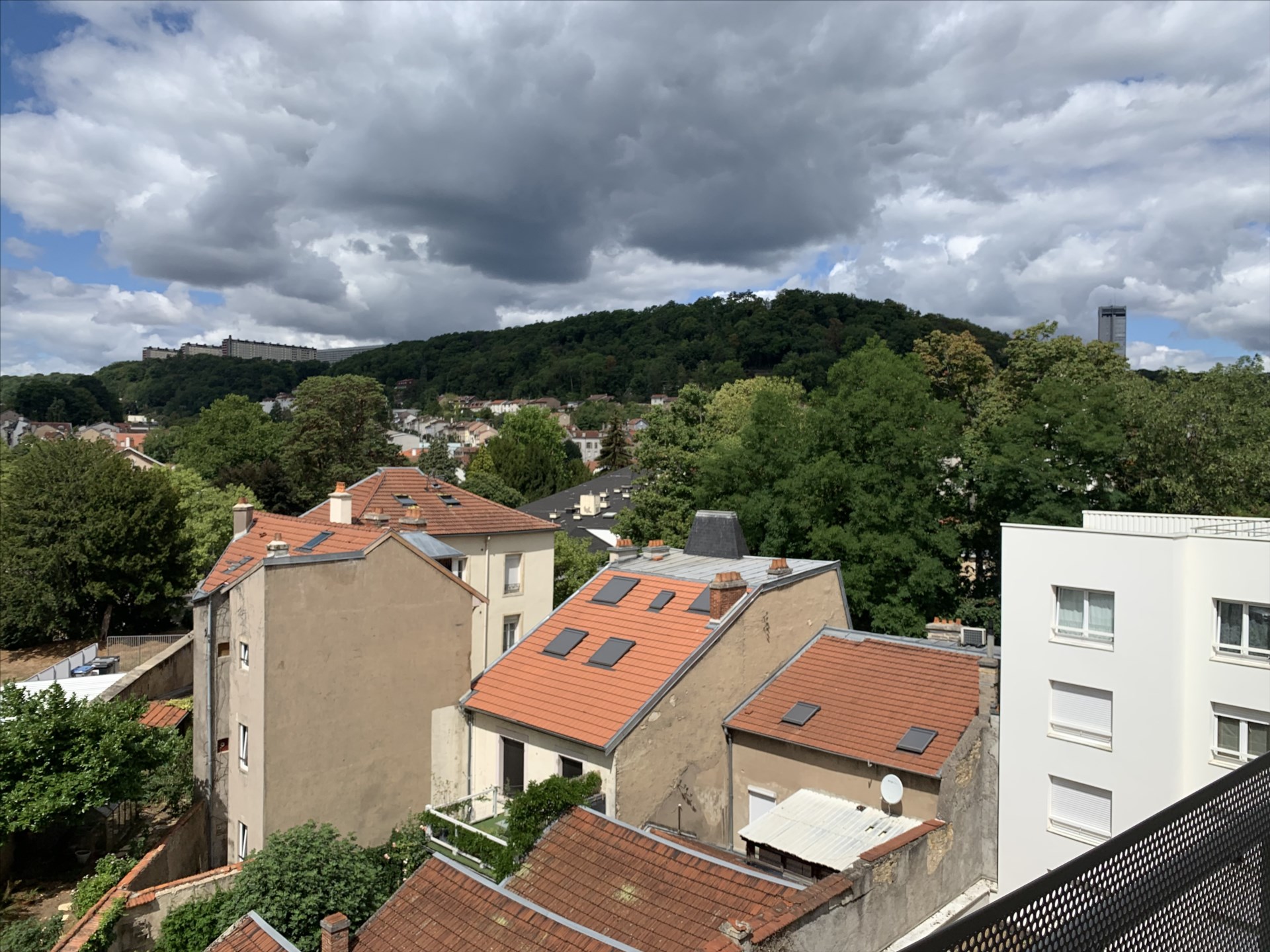 Quartier Gare/Fac de Lettres NANCY, T6 meublé refait à neuf avec balcon