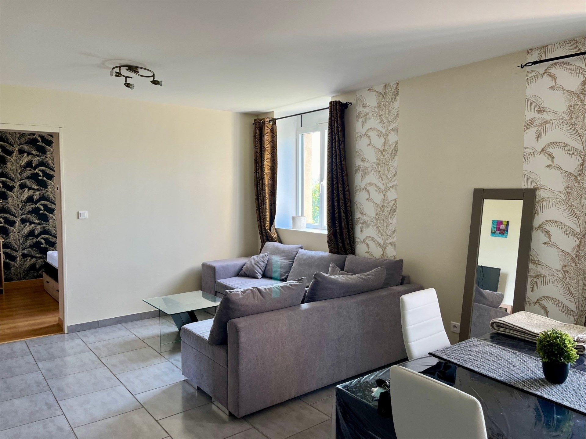 Appartement meublé 2 pièces avec places de parking LAY-SAINT-CHRISTOPHE