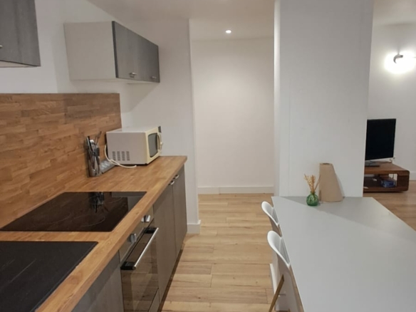 HYPER CENTRE – NANCY – APPARTEMENT 4 CHAMBRES MEUBLE