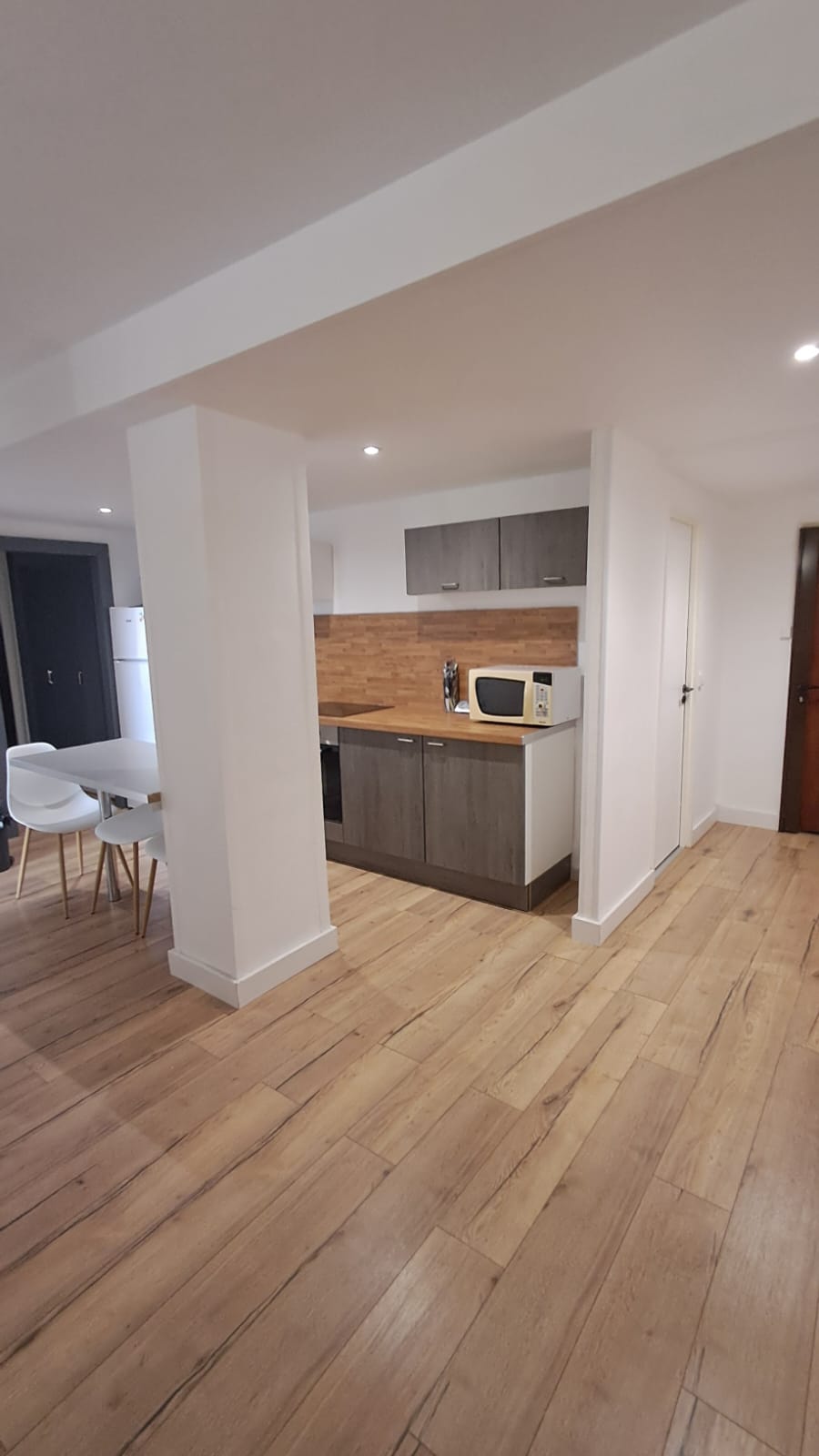 HYPER CENTRE – NANCY – APPARTEMENT 4 CHAMBRES MEUBLE