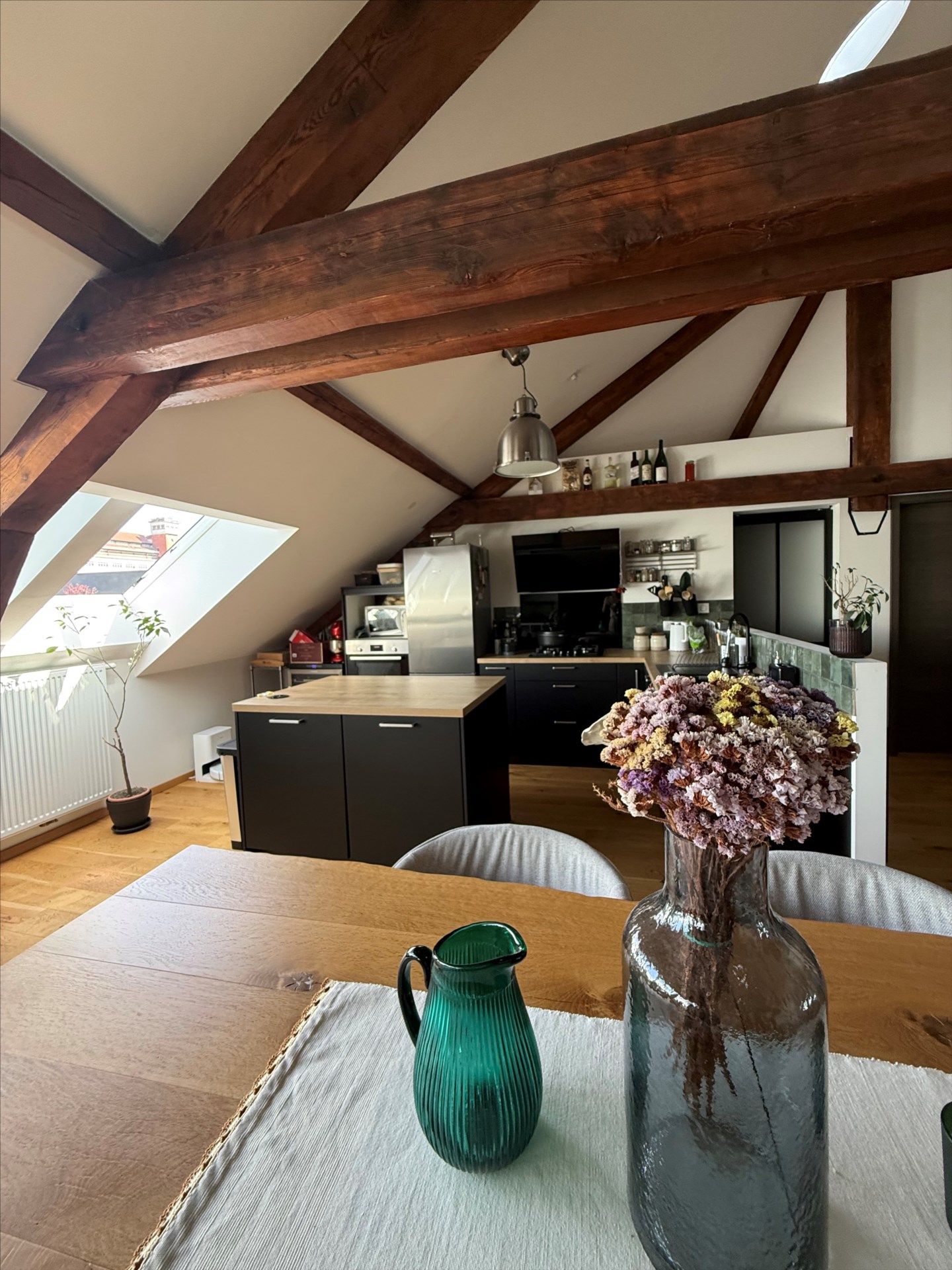 NANCY RIVES DE MEURTHE, superbe loft rénové de 100m² avec parking privatif