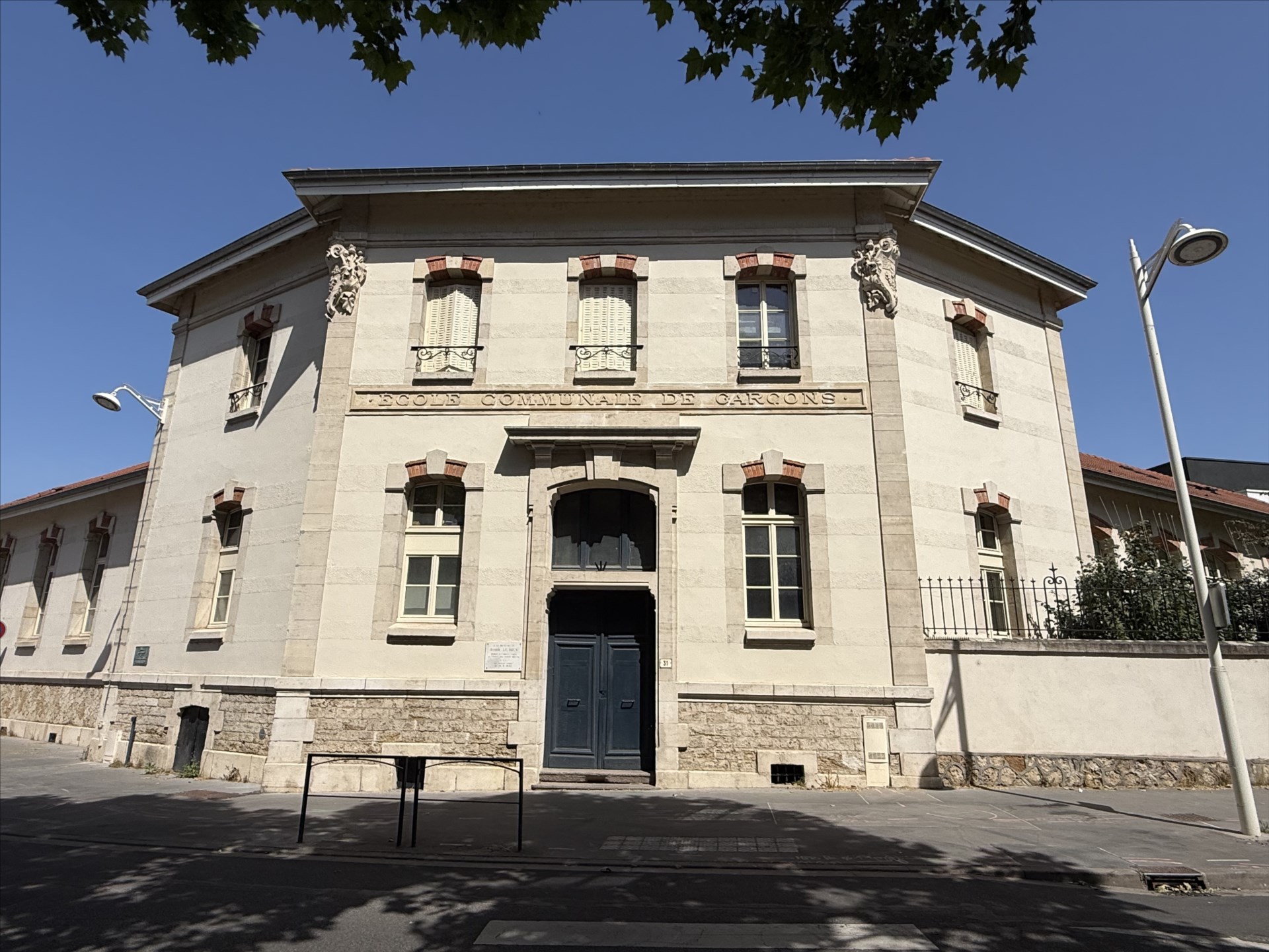 NANCY RIVES DE MEURTHE, superbe loft rénové de 100m² avec parking privatif