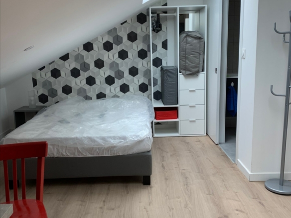 A deux pas de la Gare, studio neuf meublé