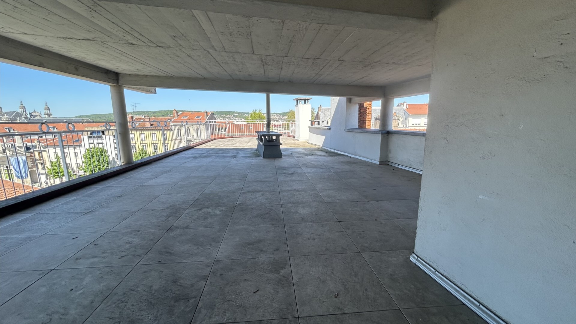 Place des Vosges à NANCY, 4 pièces entièrement rénové avec rooftop