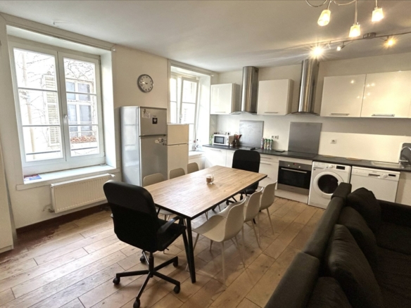 Chambre dans colocation avec salle d’eau privative – Fac de droit NANCY