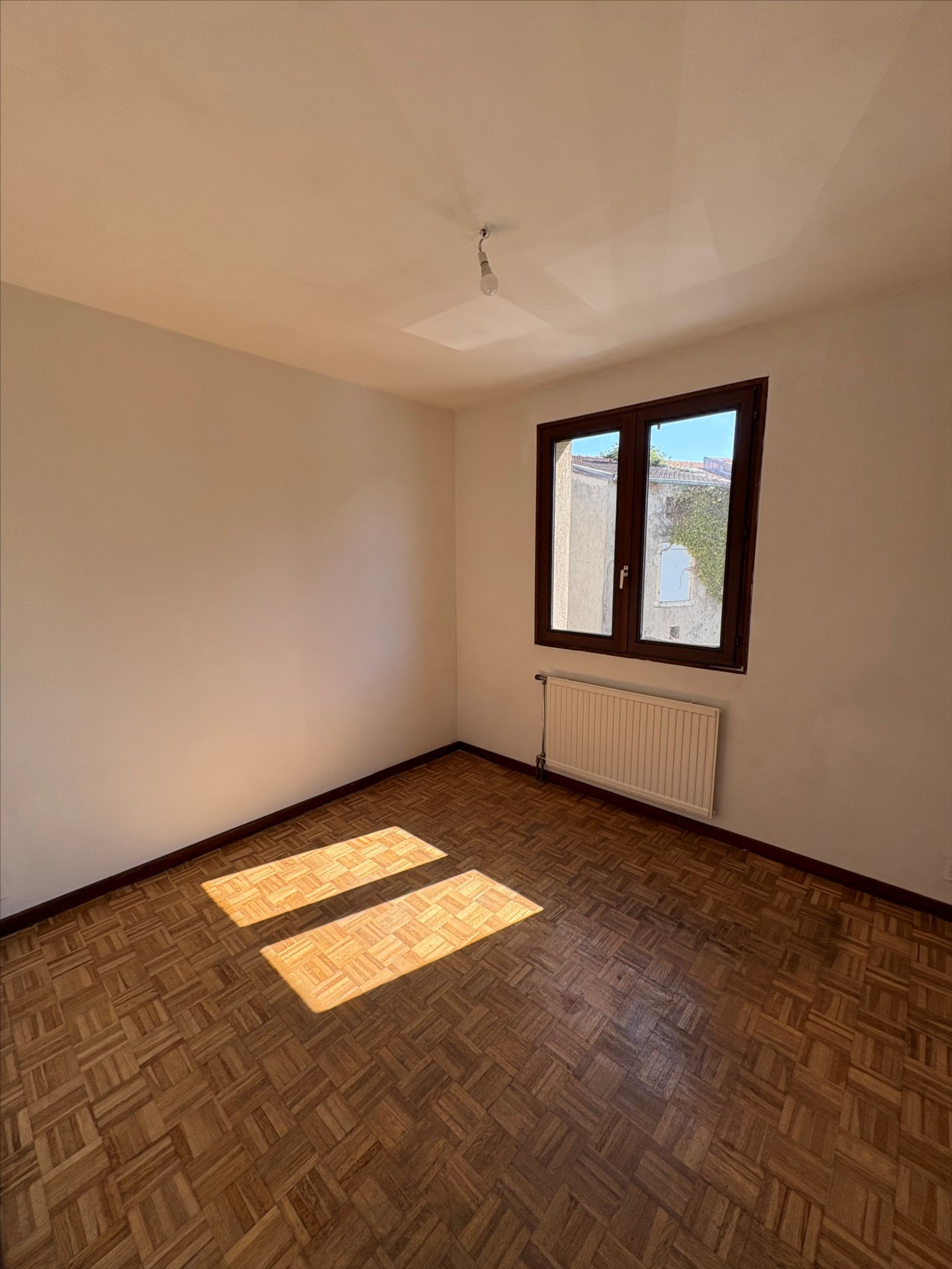 HOPITAL CENTRAL NANCY – Appartement T4 avec balcon et garage privatif