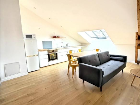Pépinière Faubourg des III Maisons, loft 2 pièces très bon état