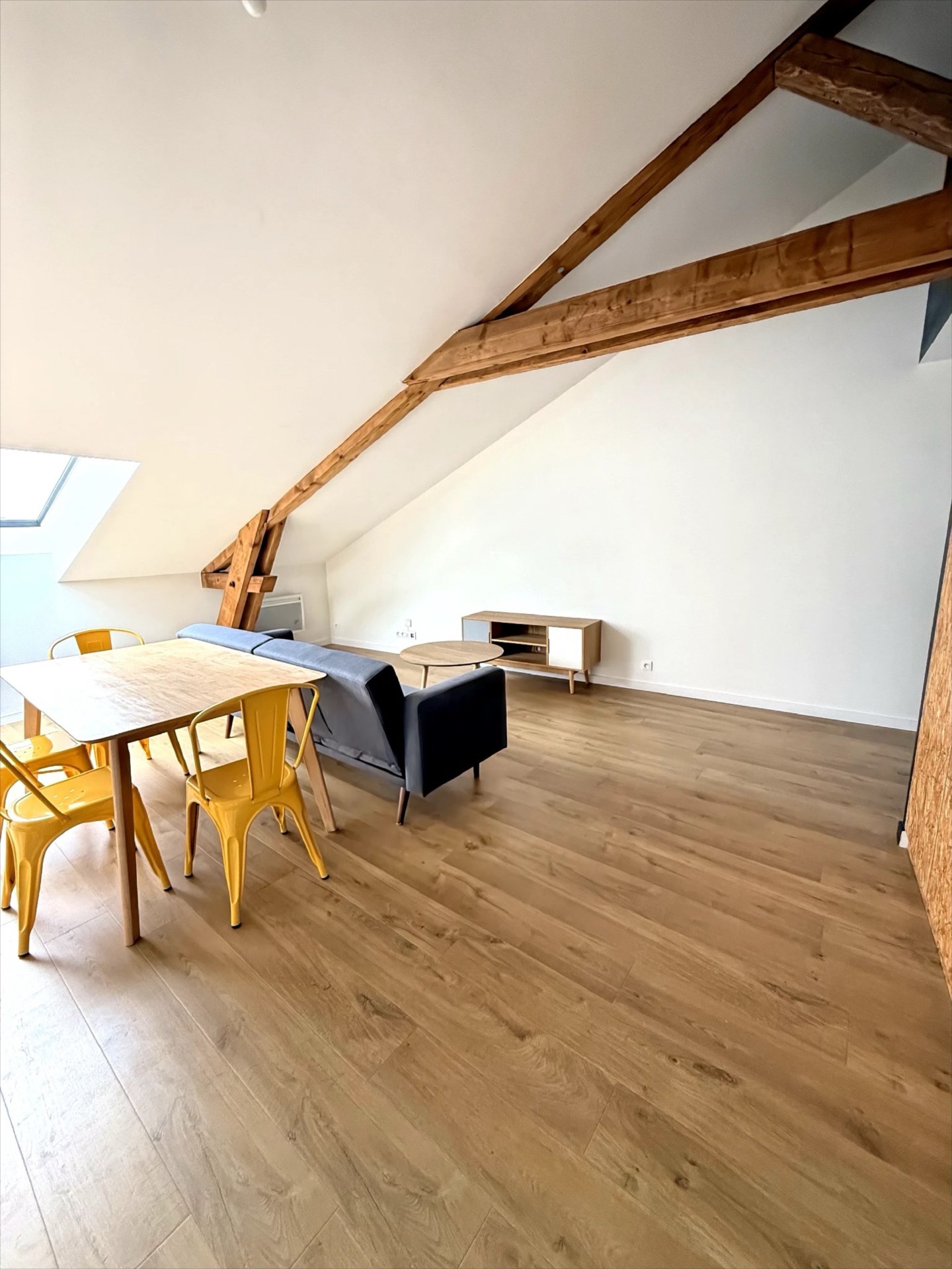 Pépinière Faubourg des III Maisons, loft 2 pièces très bon état