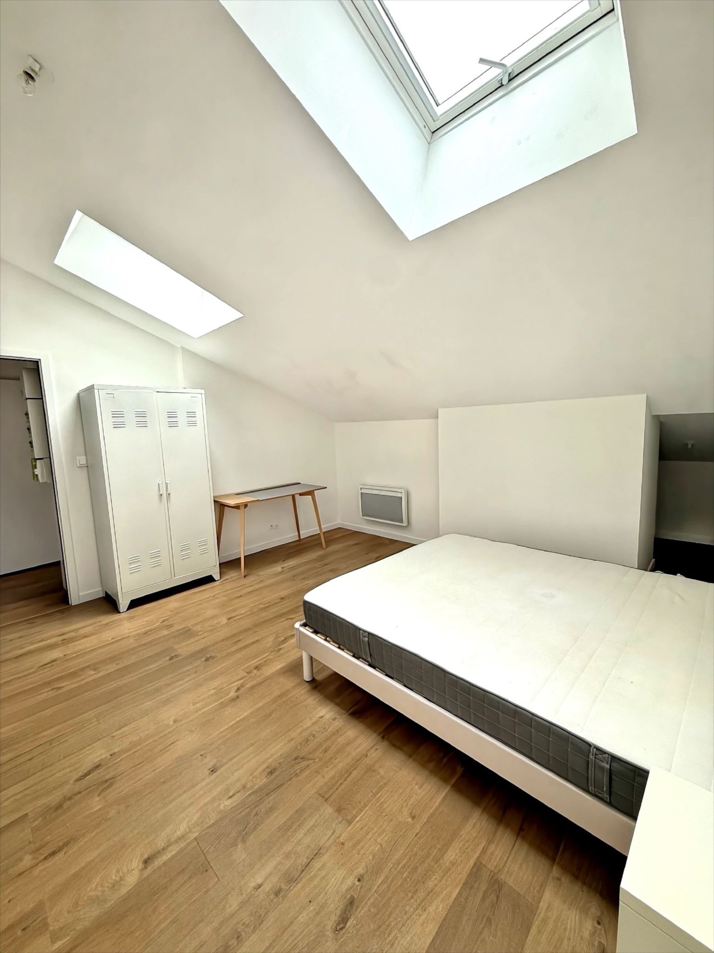Pépinière Faubourg des III Maisons, loft 2 pièces très bon état