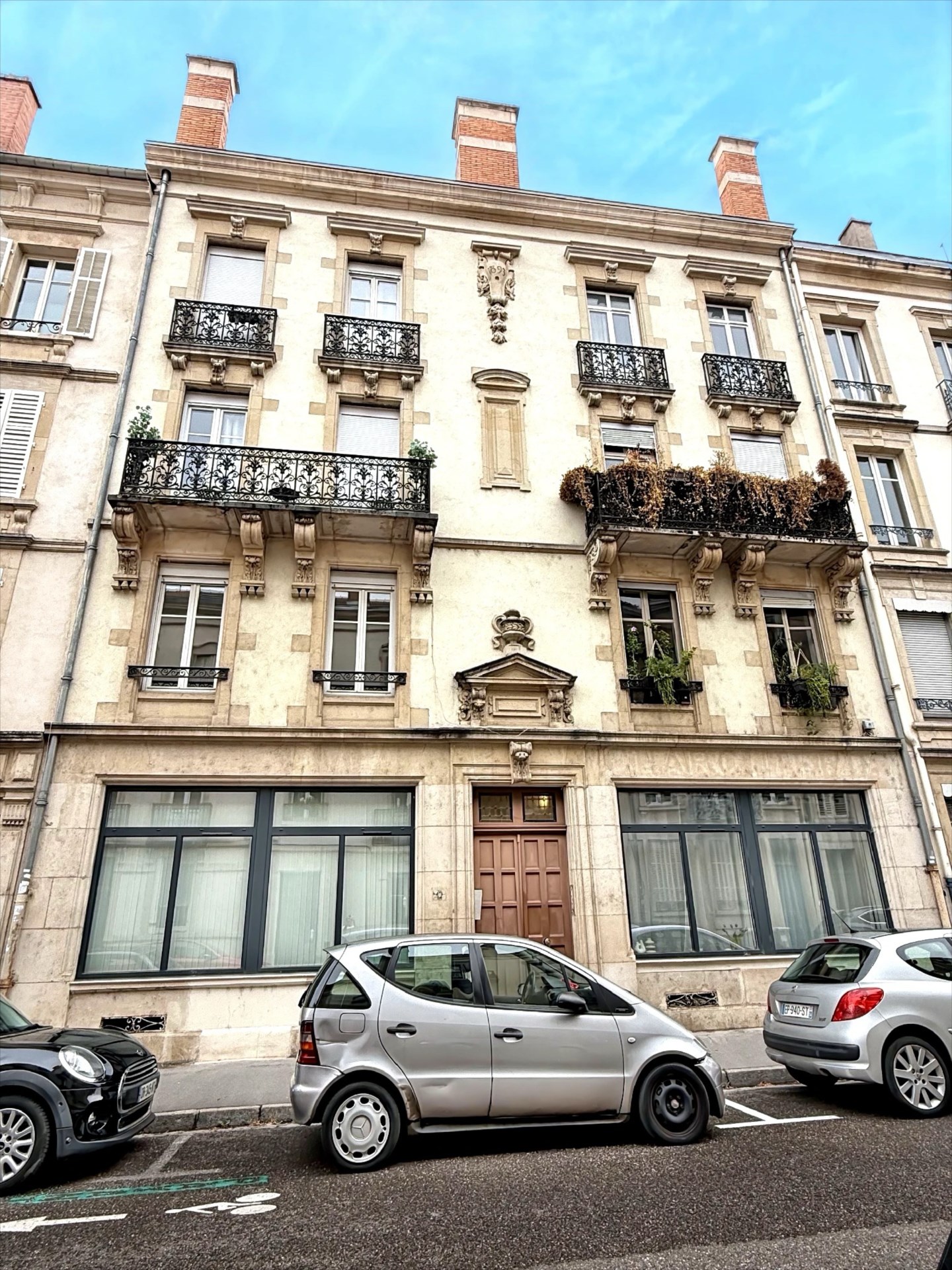 Pépinière Faubourg des III Maisons, loft 2 pièces très bon état