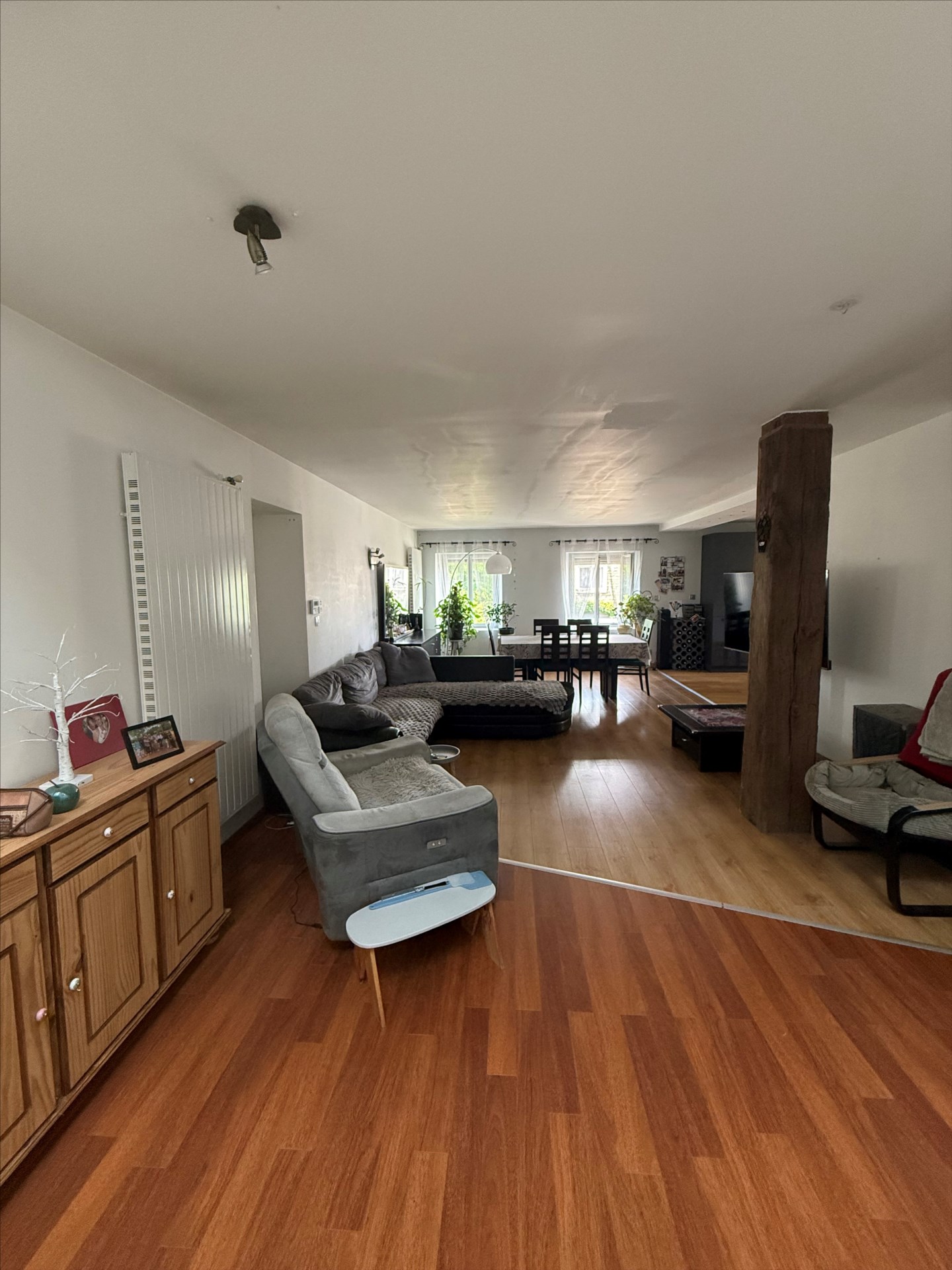 EN EXCLUSIVITE, MAISON DE VILLAGE DE 234m² en bon état avec terrasse