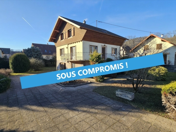 MAISON T6 135 M² SUR 15 ARES